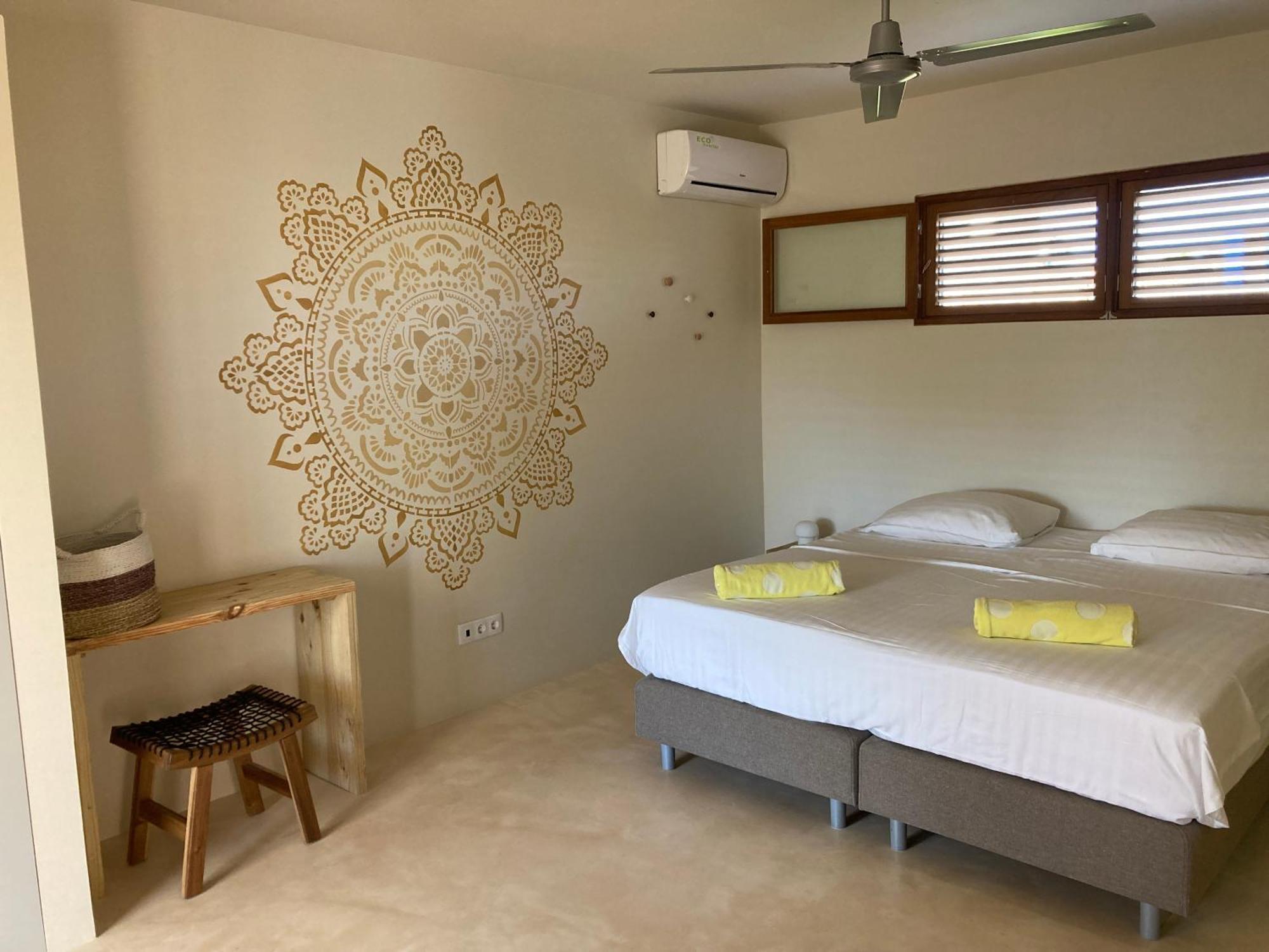 Isla Penthouse & Garden Apartments Bonaire Playa Esterno foto